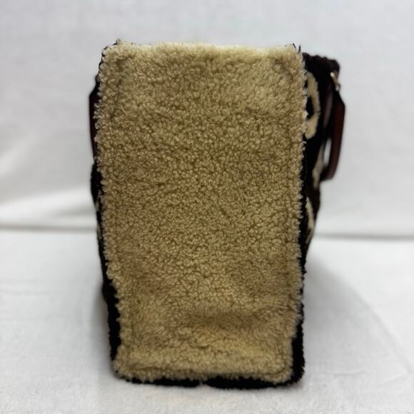 Louis Vuitton Monogram Teddy On The Go GM Tote Bag Dark Brown/Cream Shearling - Picture 9 of 16